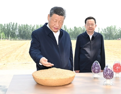 美军一直升机紧急迫降阿拉伯海 1名机组人员失踪