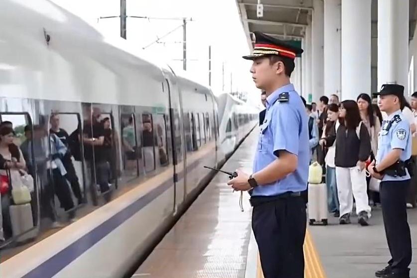 张本智和模仿樊振东模仿姆巴佩