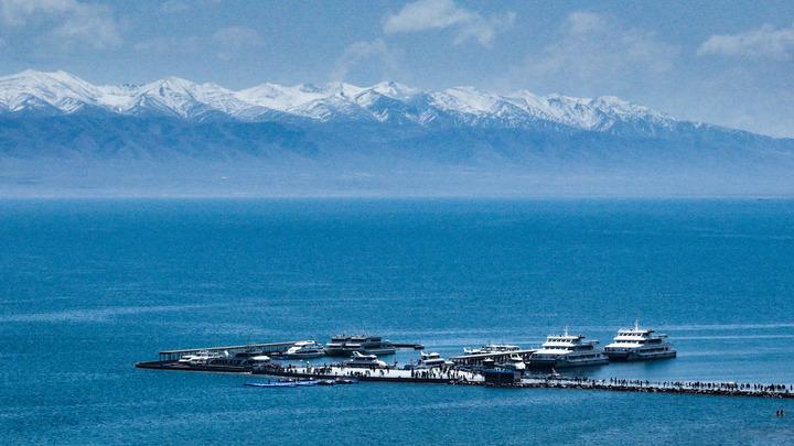 解放军歼击机轰炸机跨海峡奔袭迫近台岛